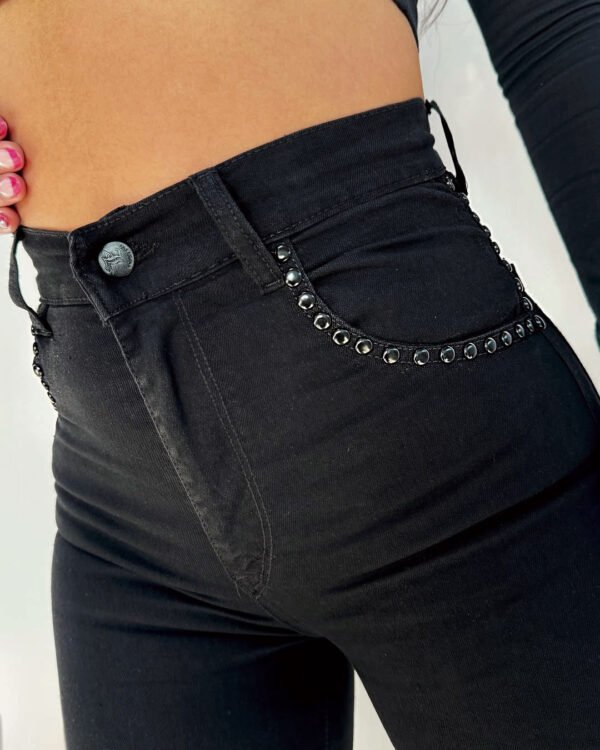 JEANS NEGRO CON TACHAS #39