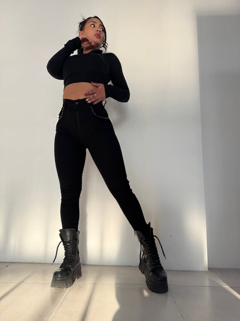 JEANS NEGRO CON TACHAS #39 - Imagen 3