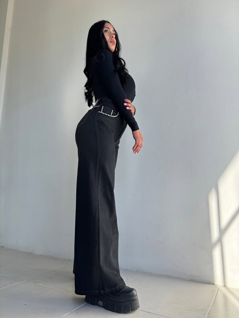 JEANS WIDE LEG NEGRO C/ TACHAS  #09 - Imagen 4
