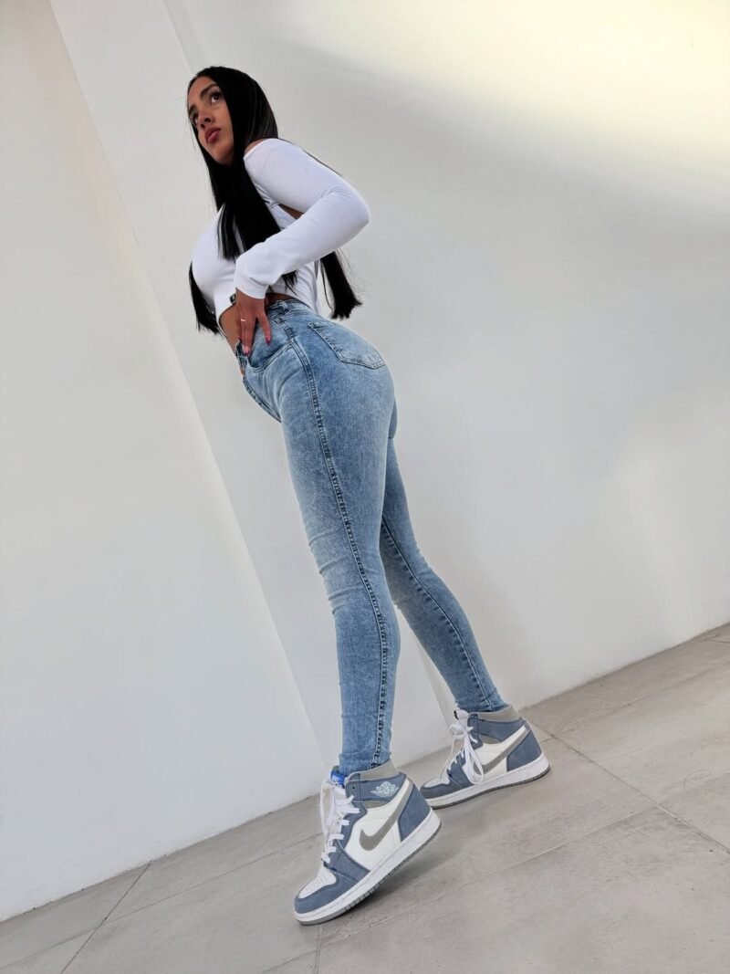JEANS CELESTE NEVADO #44 - Imagen 7