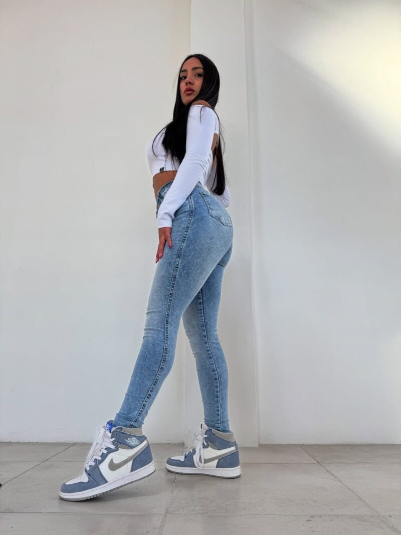 JEANS CELESTE NEVADO #44 - Imagen 5