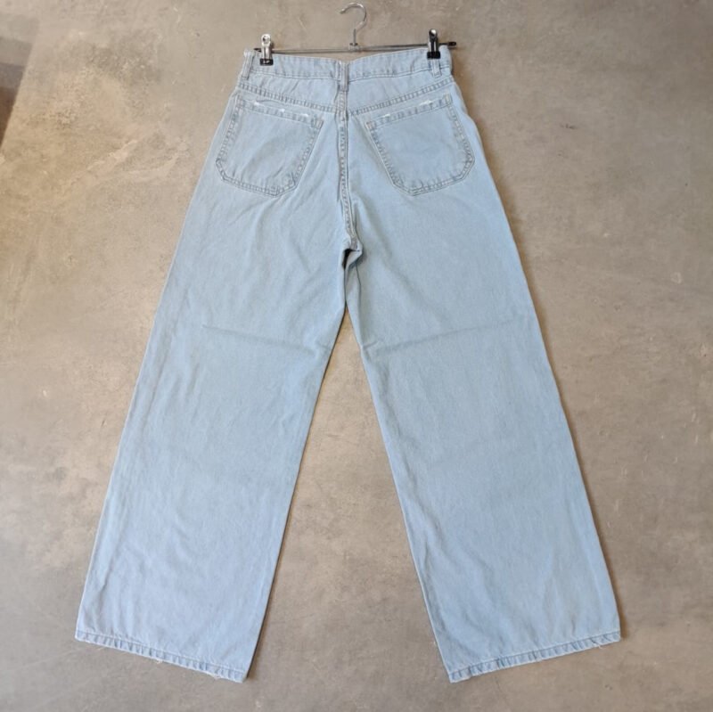 JEANS WIDE LEG CELESTE CON ROTURAS #73 - Imagen 2