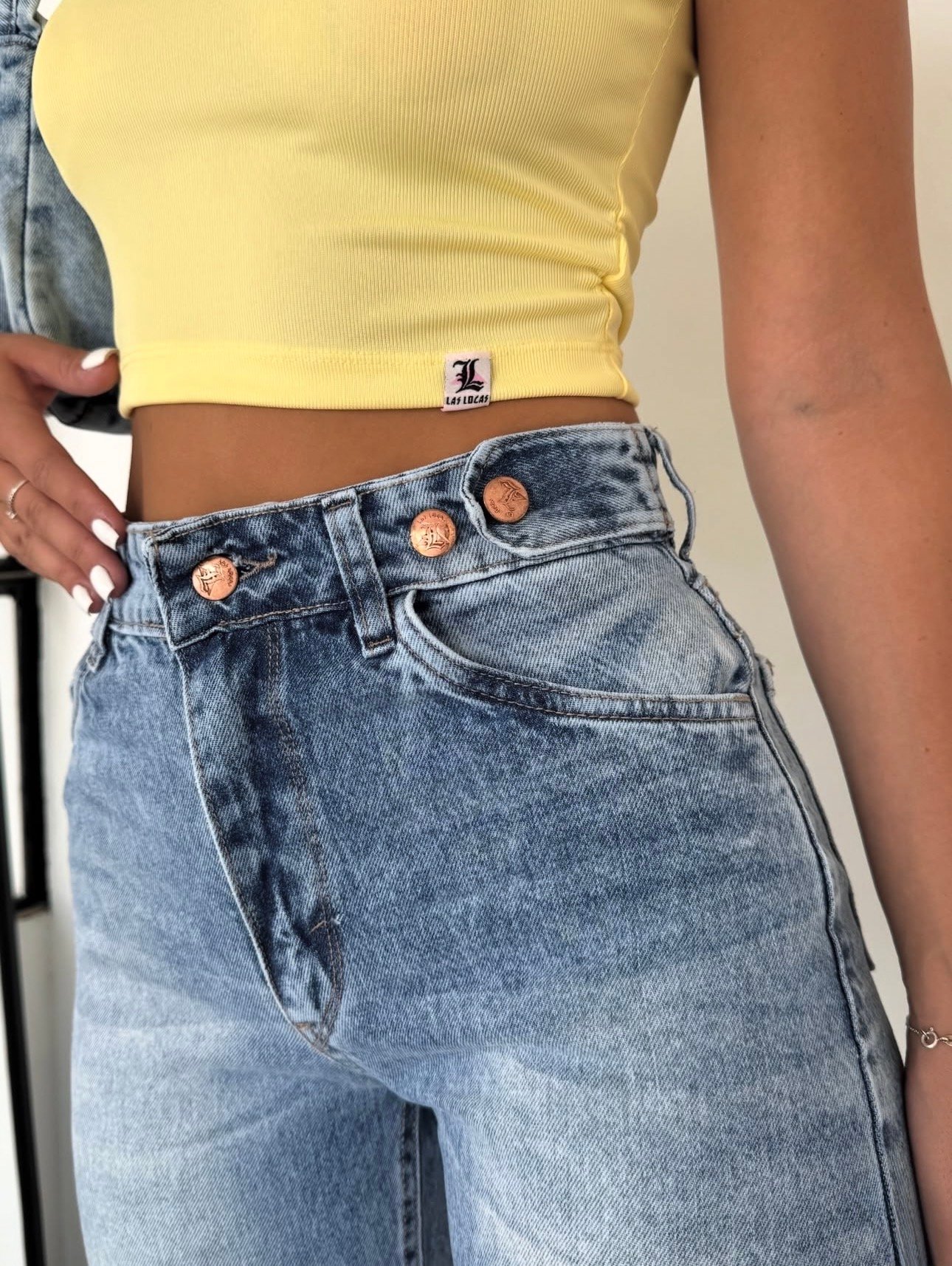 JEANS MOM CELESTE NEVADO #34